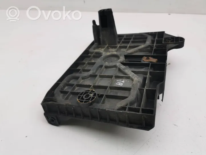 Jeep Grand Cherokee (WK) Boîte de batterie 55396428AC