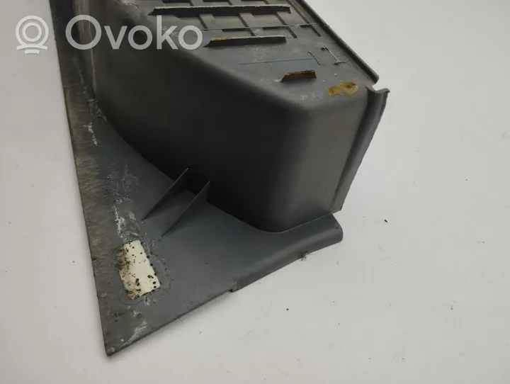 Mercedes-Benz Vito Viano W639 Takaoven kynnyksen suojalista P0099421