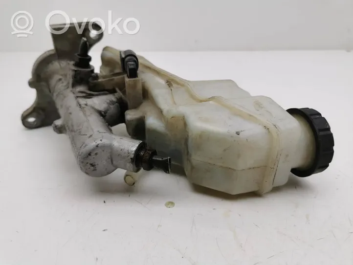 Toyota Corolla E120 E130 Główny cylinder hamulca 74471251