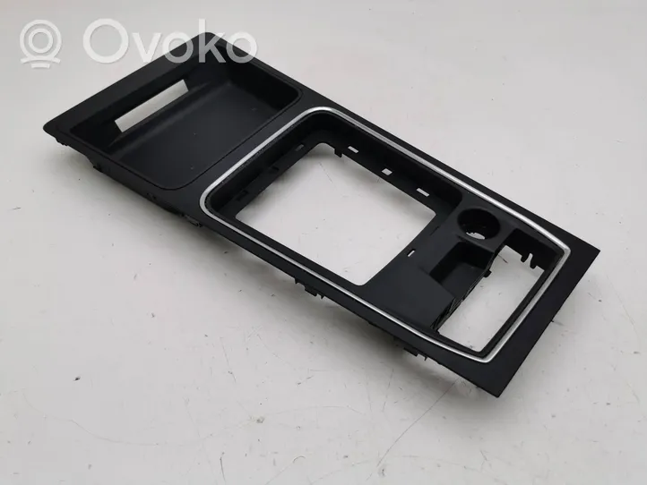 Seat Leon IV Rivestimento in plastica cornice della leva del cambio 5FC863263H