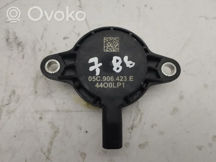 Seat Leon IV Zawór sterujący / Ustawienia wałka rozrządu 05C906423E