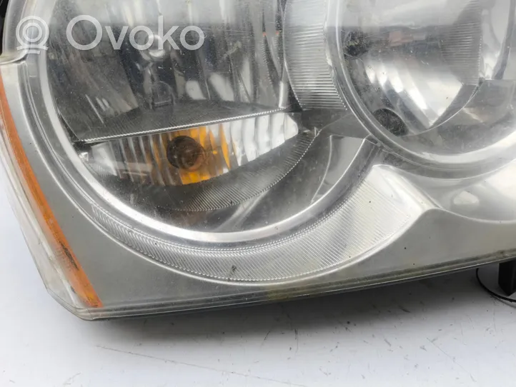 Jeep Grand Cherokee (WK) Lampa przednia 55156672AI