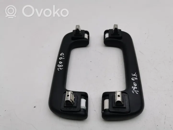 Audi Q2 - A set of handles for the ceiling 