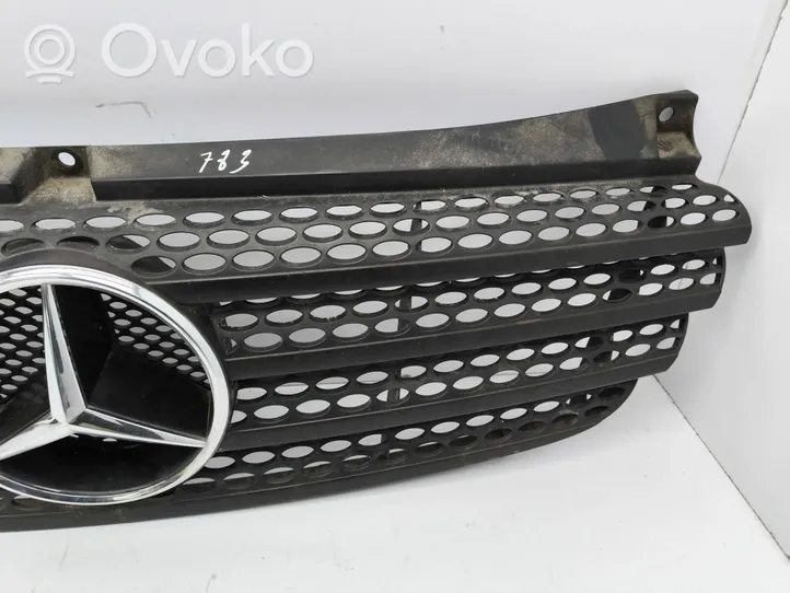 Mercedes-Benz Vito Viano W639 Maskownica / Grill / Atrapa górna chłodnicy A6398800185