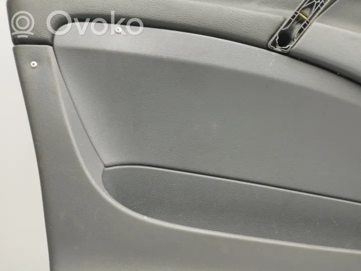 Mercedes-Benz Vito Viano W639 Apmušimas priekinių durų (obšifke) P0081181