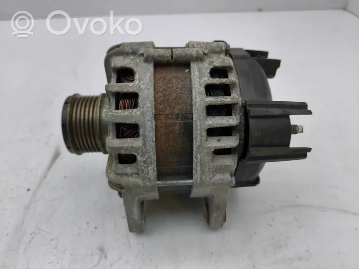 Nissan Qashqai Generatore/alternatore 231004719R