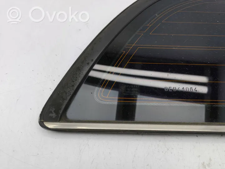 Toyota Avensis T250 Rear side window/glass 