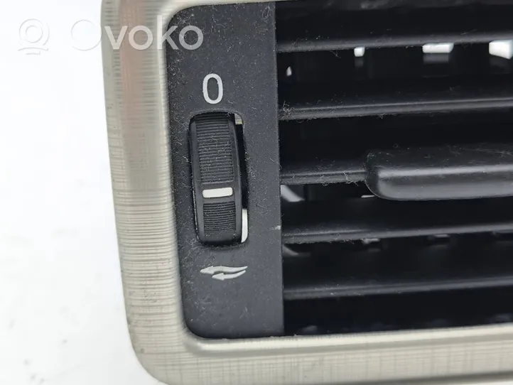 Volvo V70 Garniture, panneau de grille d'aération latérale 30755192