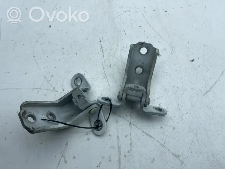 Hyundai Veloster Kit de charnières de porte avant A046057