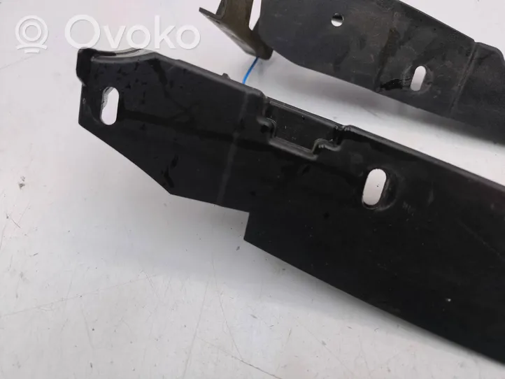 BMW i3 Fender mounting bracket 7296756