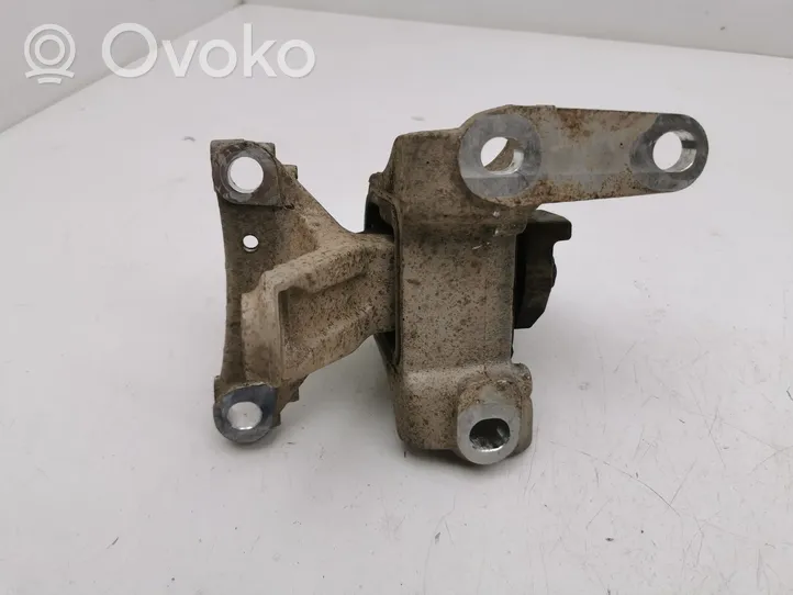 Honda CR-V Engine mount bracket 