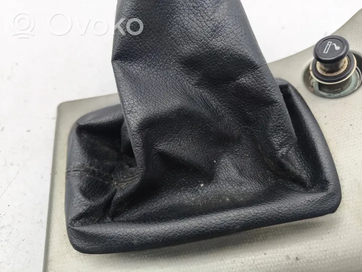 Toyota Corolla E120 E130 Rivestimento in pelle/manopola della leva del cambio 8185