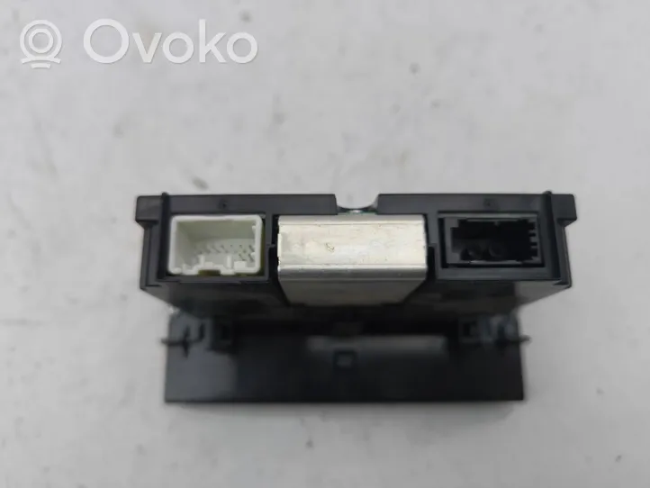 Volvo V50 Monitor / wyświetlacz / ekran 31268055