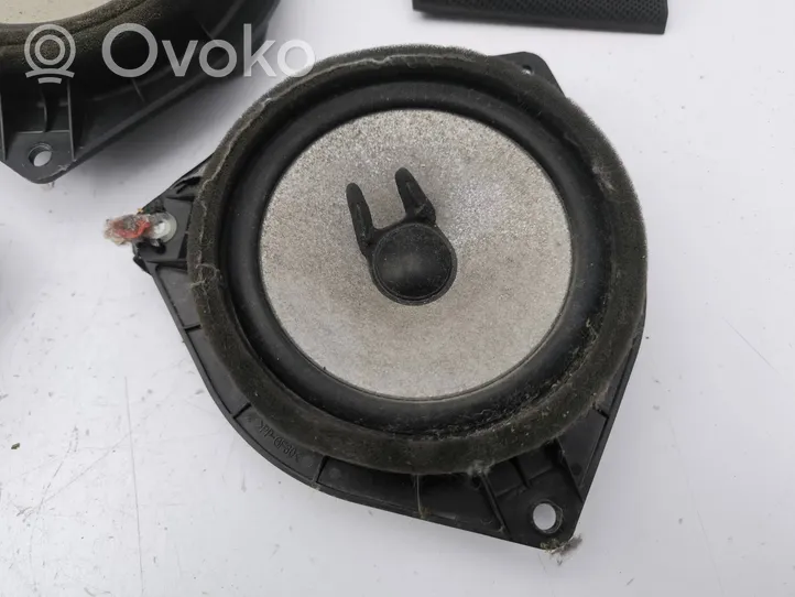 Toyota Corolla Verso AR10 Audio system kit 861600F030