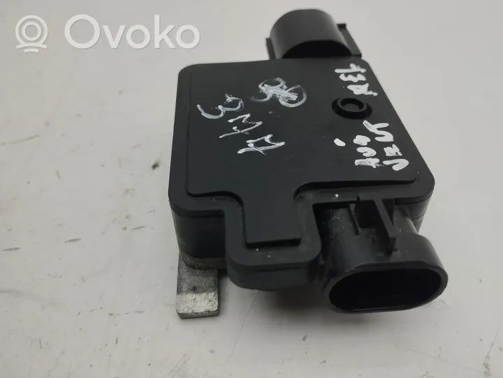 Ford Focus Coolant fan relay 500031168211