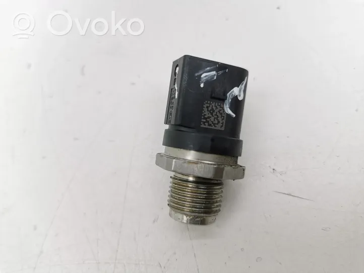 BMW 5 F10 F11 Fuel pressure sensor 0281002948