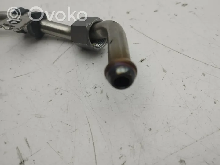 Audi A1 Tuyau d'alimentation conduite de carburant 05C130241B