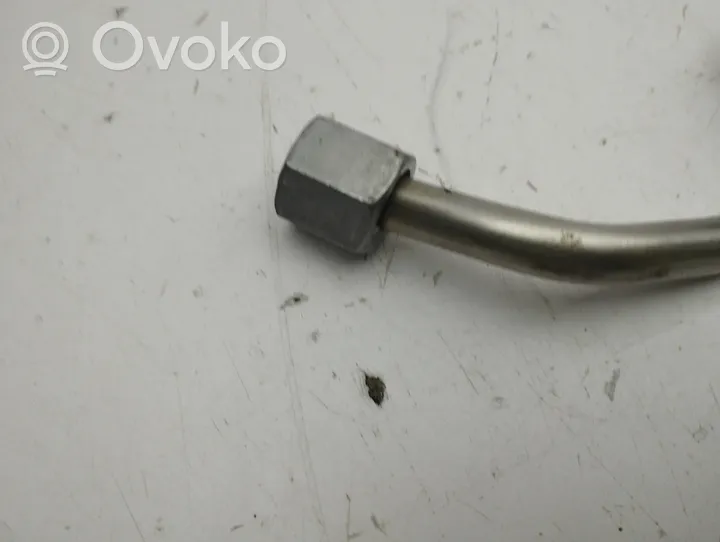 Audi A1 Tuyau d'alimentation conduite de carburant 05C130241B