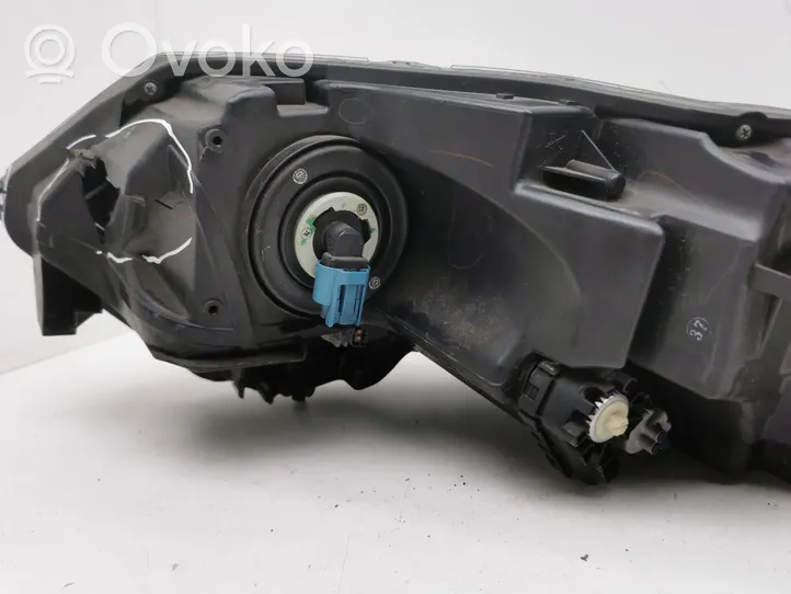 Honda HR-V Lampa przednia 10018093