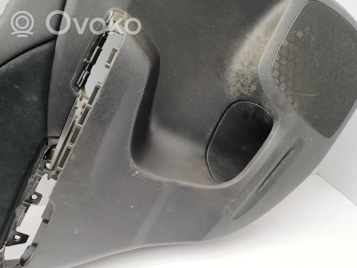 Honda CR-V Takaoven verhoilu 