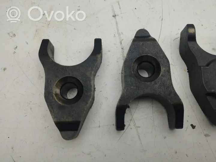 Toyota Corolla E120 E130 Support de pince d'injecteur de carburant 