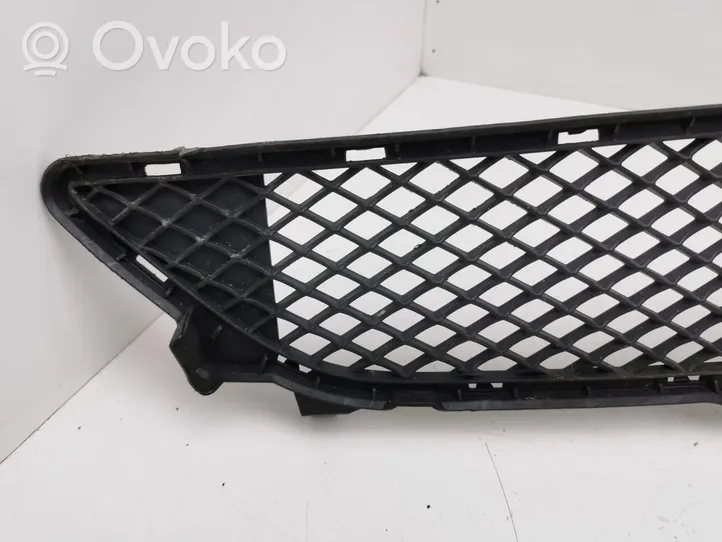 Mercedes-Benz B W246 W242 Grille inférieure de pare-chocs avant A2468851122