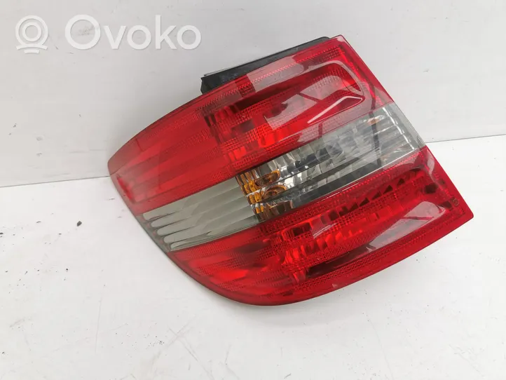 Mercedes-Benz B W245 Rear/tail lights A1698201364