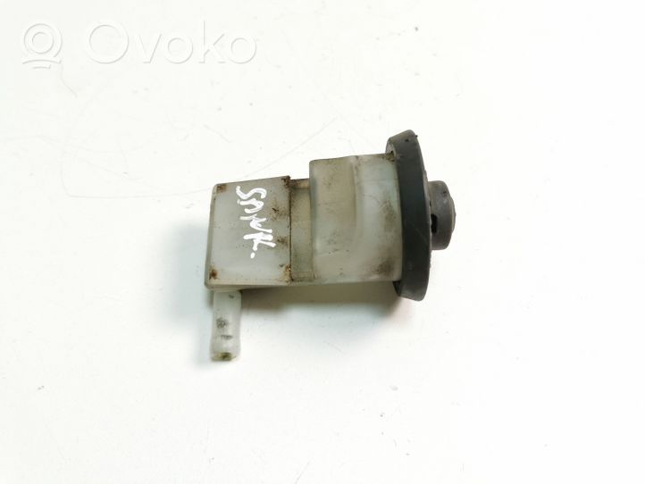 Toyota Avensis T220 Clutch fluid reservoir/tank 