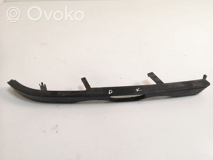 BMW 3 E46 Rivestimento sotto il faro/fanale 8227643