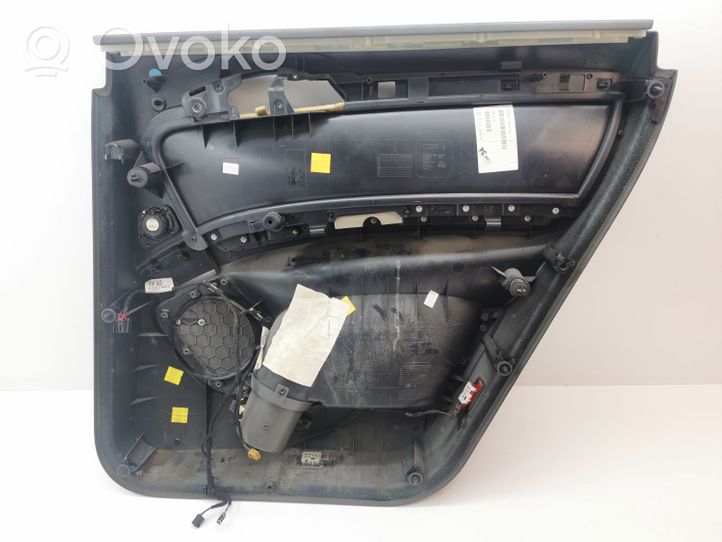 Audi Q7 4L Takaoven verhoilu 4L0867305