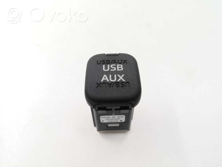 Mazda CX-5 Connettore plug in AUX KD45669U0