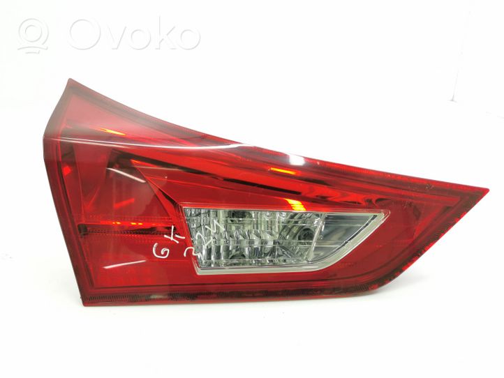 Toyota Auris E180 Lampy tylnej klapy bagażnika 02260