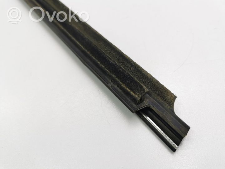 Toyota Corolla E120 E130 Rivestimento modanatura del vetro della portiera anteriore 