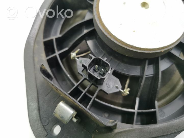 Chevrolet Trax Takaoven kaiutin 22889823