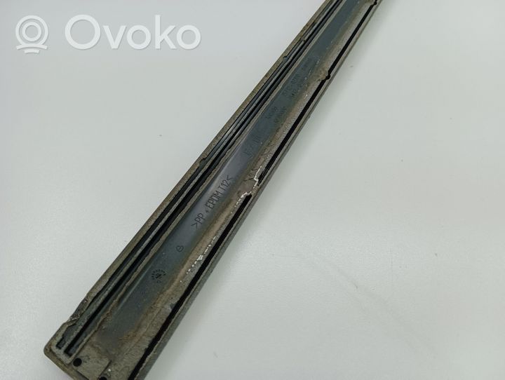 Toyota Corolla E120 E130 Rivestimento della portiera anteriore (modanatura) 7573202190