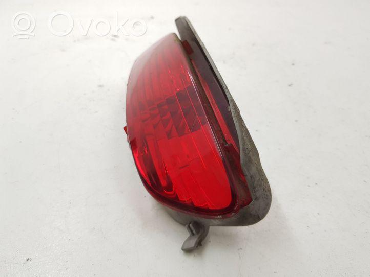 Lexus RX 330 - 350 - 400H Luz del parachoques trasero E138568