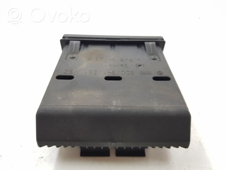 Audi A4 S4 B5 8D Vano portaoggetti nel bagagliaio anteriore 8D0941561