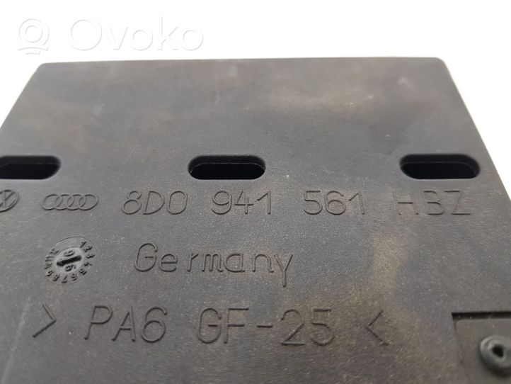 Audi A4 S4 B5 8D Vano portaoggetti nel bagagliaio anteriore 8D0941561