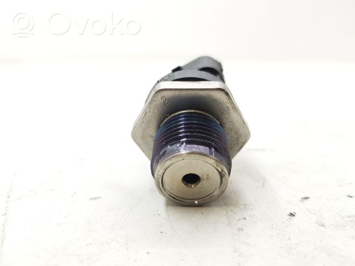 Chrysler Voyager Fuel pressure sensor 0281002937