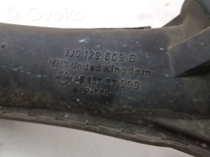 Volkswagen Golf IV Część rury dolotu powietrza 1J0129609B