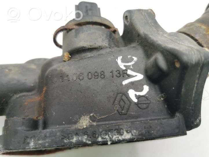 Nissan Juke I F15 Termostaatin kotelo 110609813R