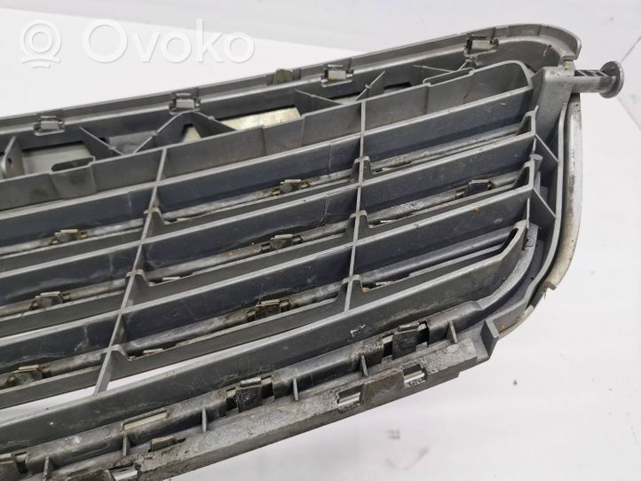 Mercedes-Benz C W204 Maskownica / Grill / Atrapa górna chłodnicy 