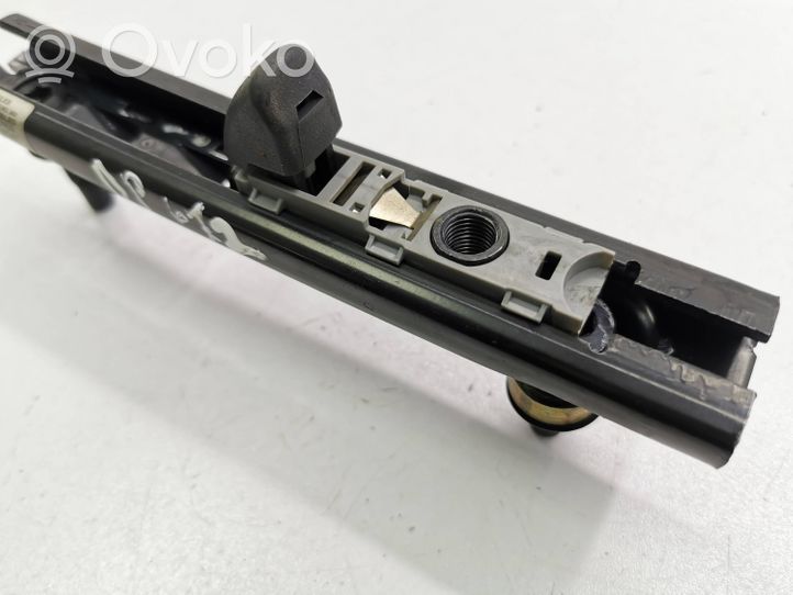 Chrysler Voyager Rail de réglage hauteur de ceinture de sécurité 04680460AI