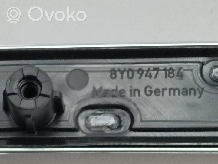 Audi A3 8Y Etuoven sisävalo 8Y0947184