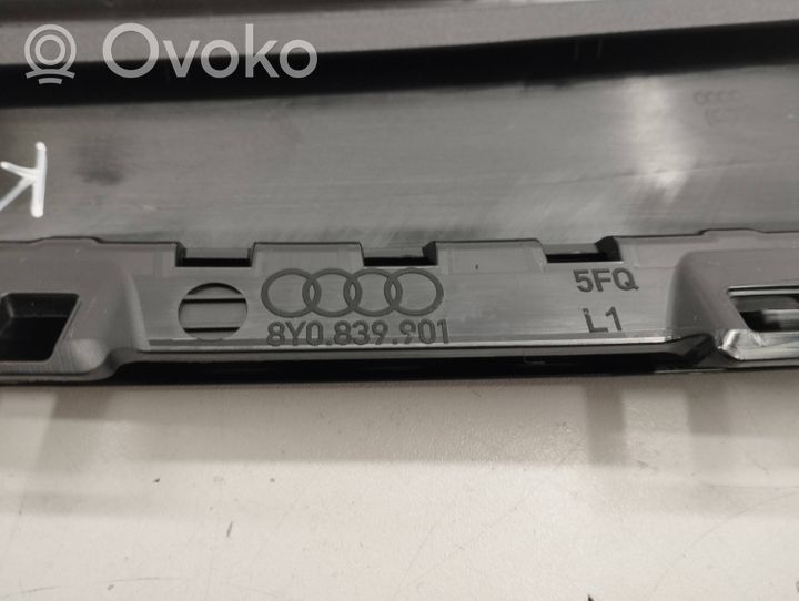 Audi A3 8Y Takaoven lasin muotolista 8Y0839901