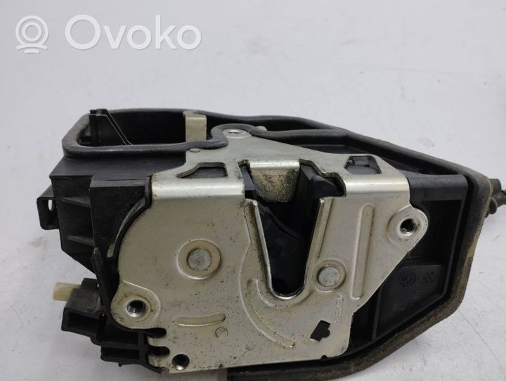 BMW 5 E60 E61 Serratura portiera anteriore 7167074