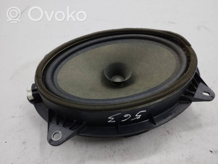 Toyota Avensis T270 Haut-parleur de porte avant 8616005140