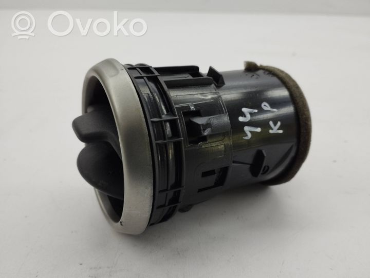 Nissan Qashqai Šoninės oro grotelės 68760JD10A