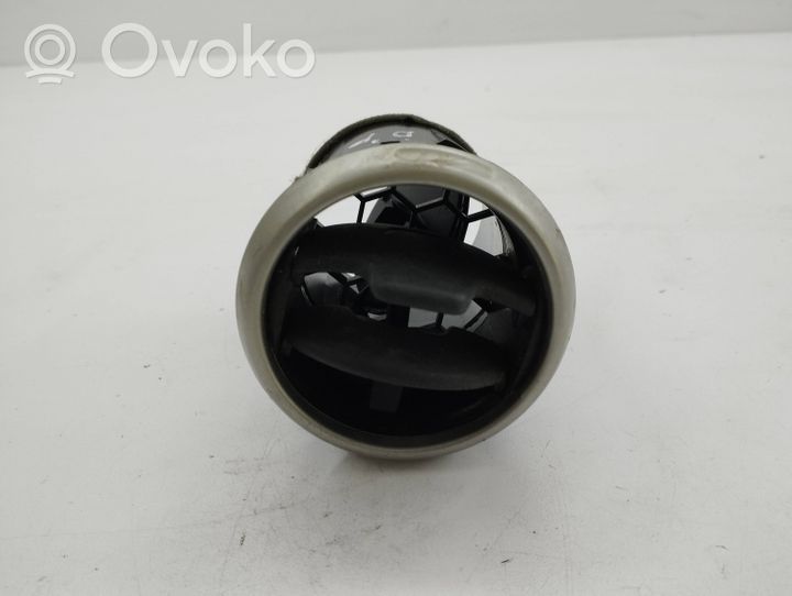 Nissan Qashqai Šoninės oro grotelės 68760JD10A