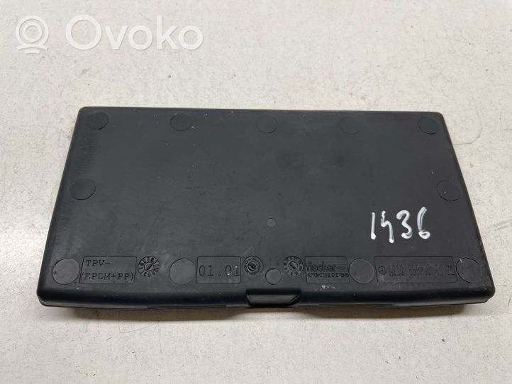 Mercedes-Benz E W212 Tappetino cassetto/ripiano consolle centrale A2126890096